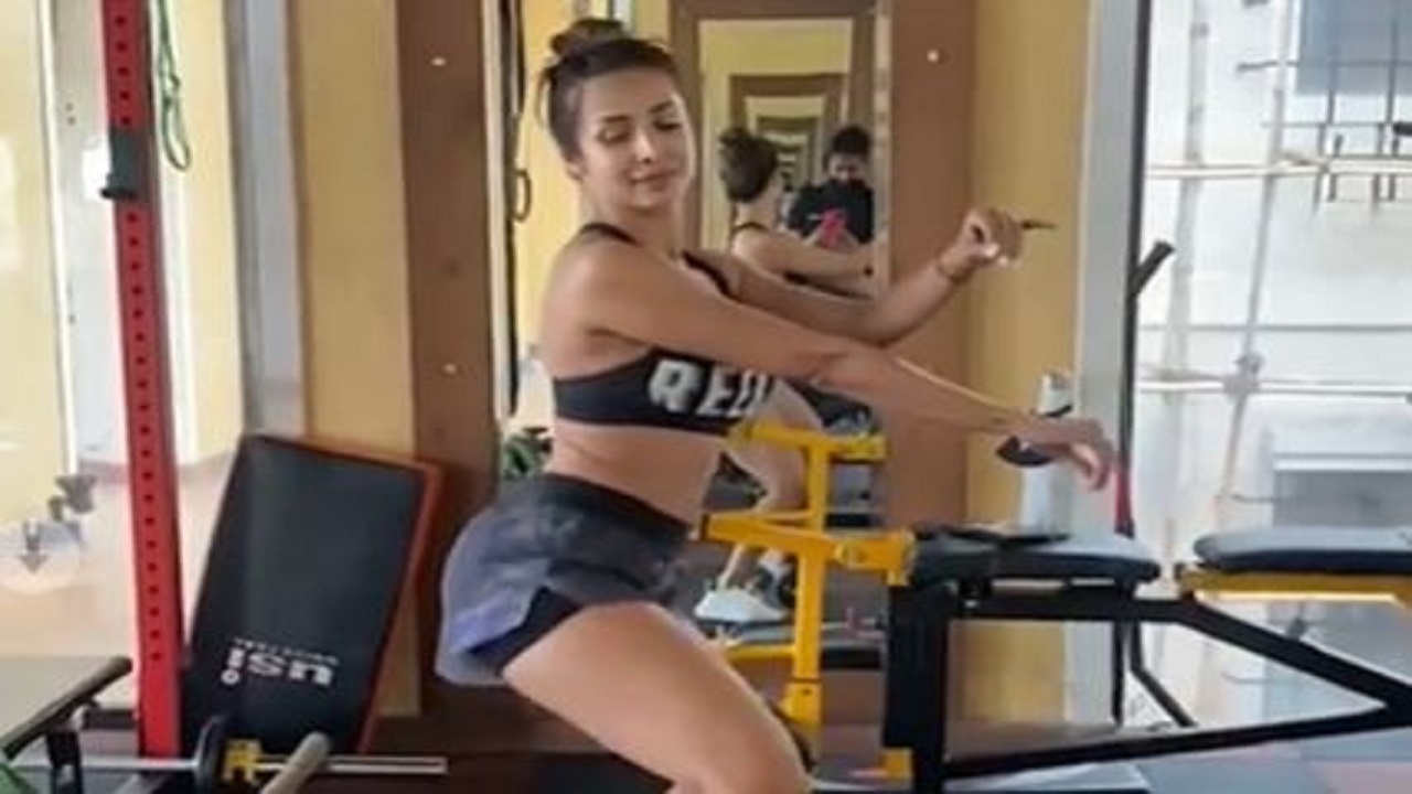 मलाइका अरोड़ा ने जिम में किया डांस | malaika arora Twerking in gym during  workout shared video on instagram - News Nation