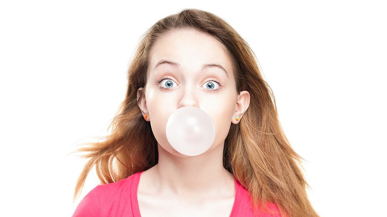 अगर च्युइंग गम खाना नहीं छोड़ा तो घर आपको छोड़ देगा Disadvantages of  consuming chewing gum - News Nation