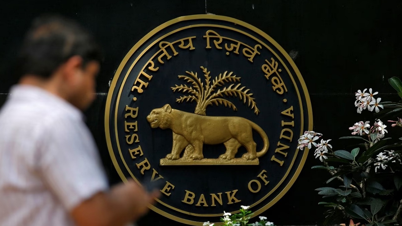 RBI bans withdrawal of money deposited in five co-operative banks - News  Nation